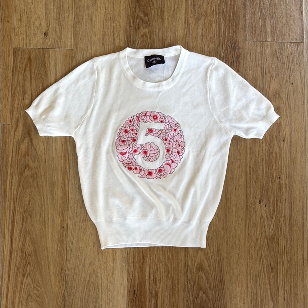 CHANEL White and Pink Short Sleeve Tee with Circular Design